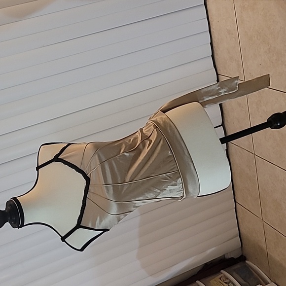 Beige/tan top with black lace trim spaghetti strap top with tie on side Size S - Picture 4 of 11